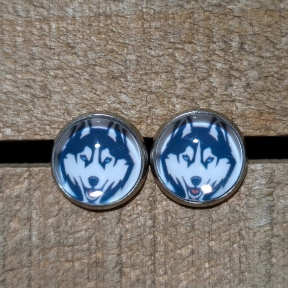 Jewelry - 💟 Stud Earrings